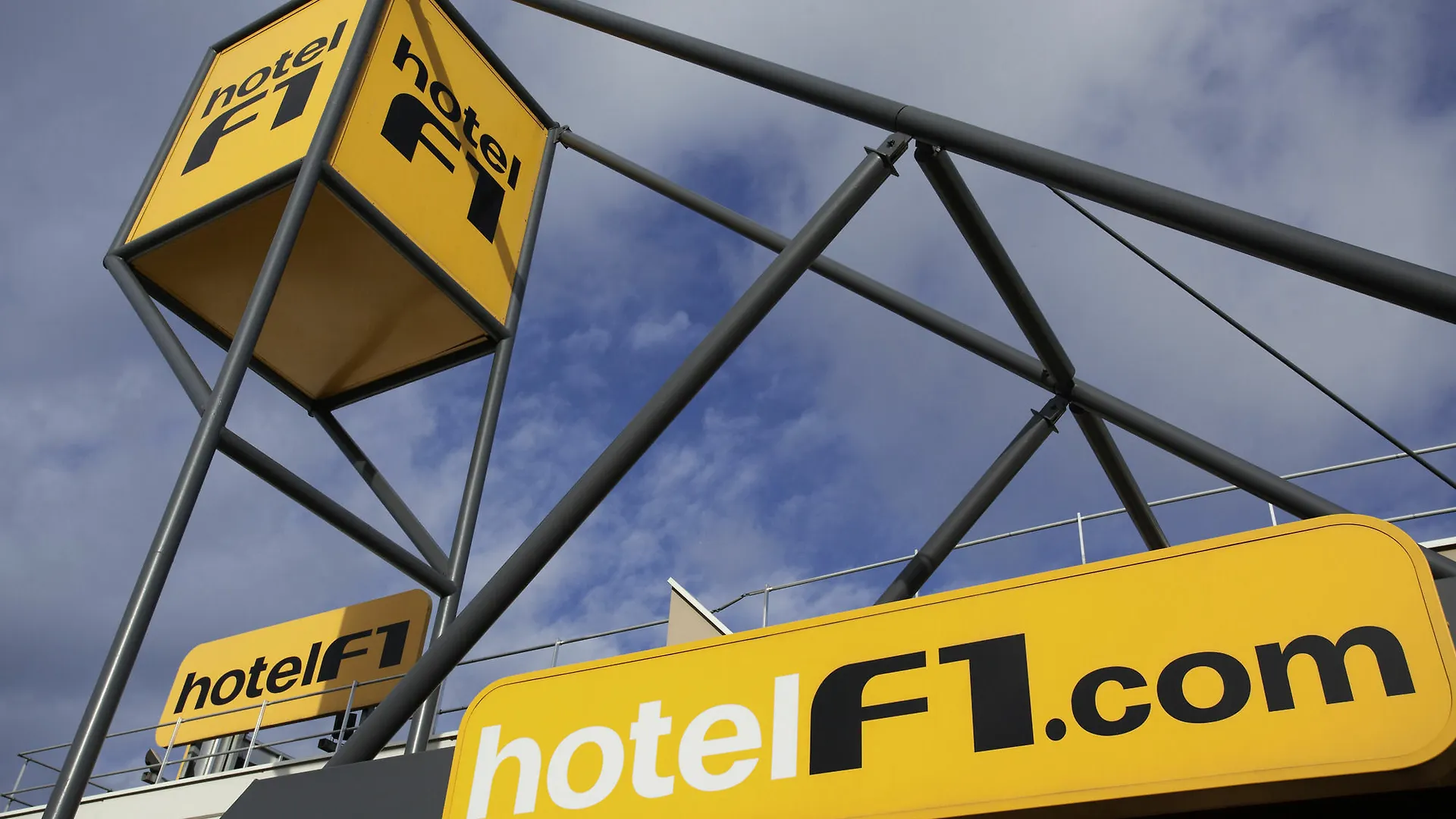 Hotel F1