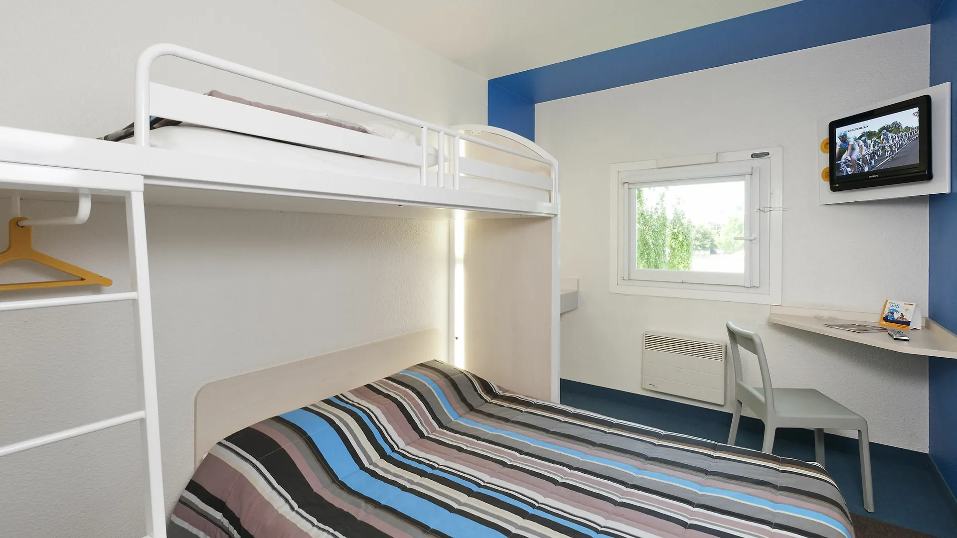 ***  Hotel F1 France